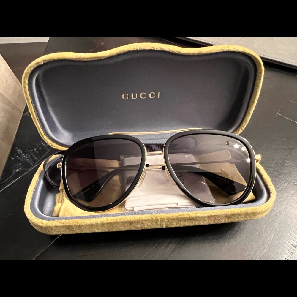 Gucci 0062 s black/gold sunglasses